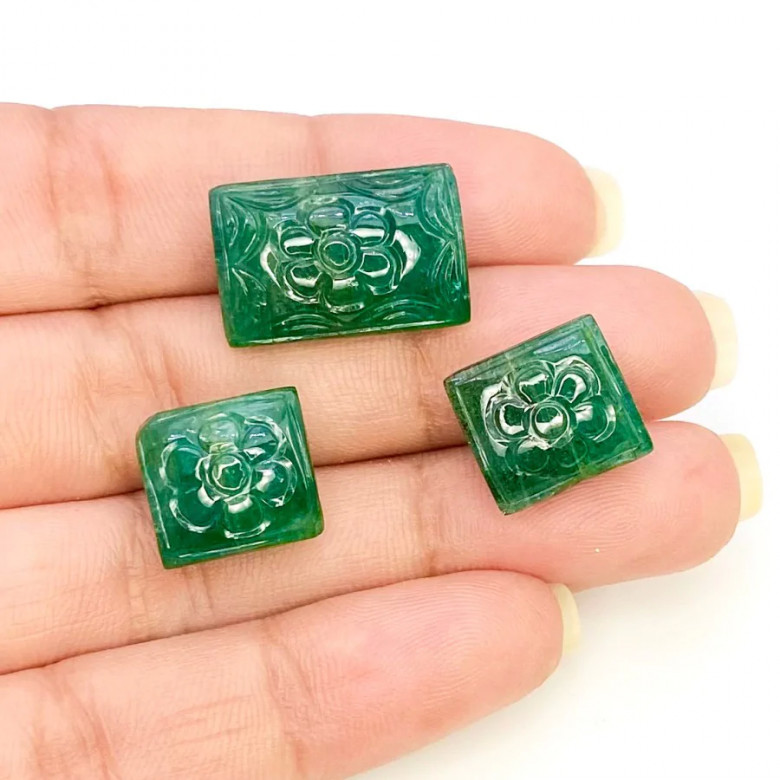 Emerald Carved Fancy Shape Gemstone Carving Set