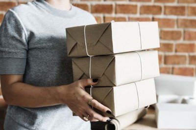 Decision of a Package Forwarding Service