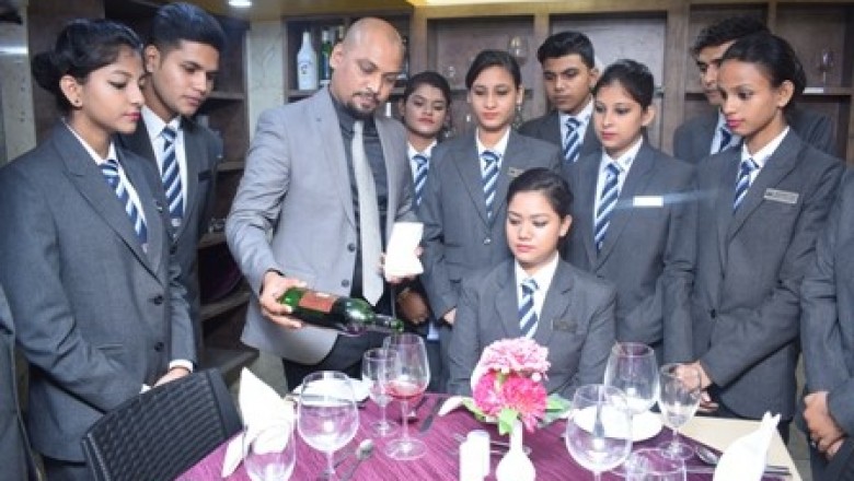 Experts’ Opinion about Hotel Management Course