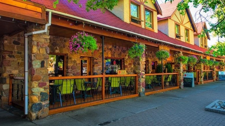 Best accommodations Nearby Waterton Lake