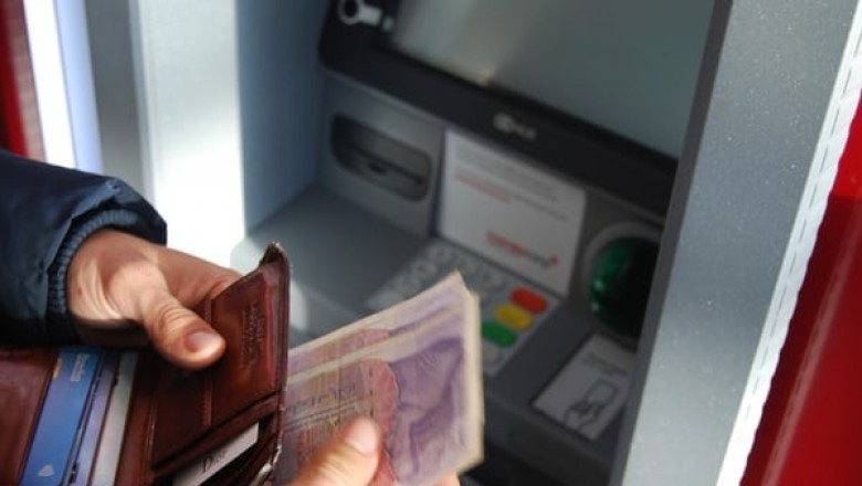 How Do Banks in Portland Oregon and Credit Unions Help People?