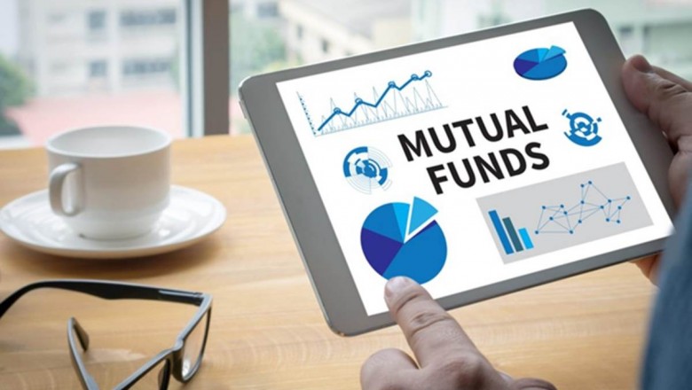 Do Mutual Fund Returns Compound?