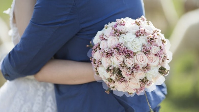 Is It Okay to Use Wooden Flowers Wedding?