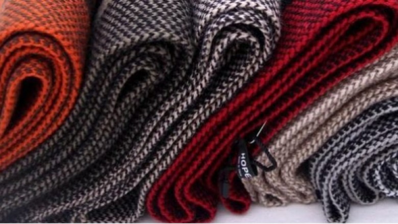 Wholesale Clothing Suppliers UK – Must Check the Sensitive Part of Scarves