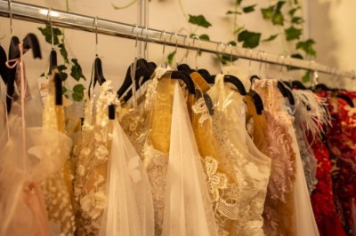 Floral And Sheer Outfit For A fantastic Wedding