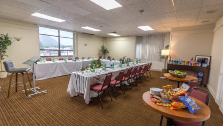 Hotels in Estes Park with Free Breakfast