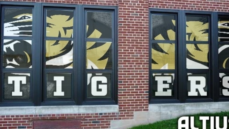 Visual Communication Applications at Point-of-Sale (POS) through Window Graphics