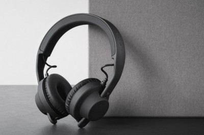 Penetration of NFCBluetooth Pairing Technology to Boost the Wireless Headphones Market