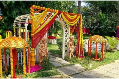Mehndi and Sangeet décor | Mehndi decorations | Sangeet decorations | Melting flowers
