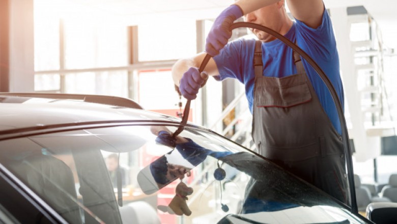 The Many Benefits of Hiring Professionals for Auto Glass Replacement, Tulsa OK