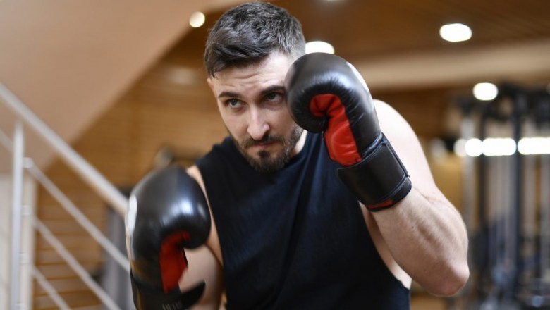 Choose the Right Gloves for Punch Bag Training
