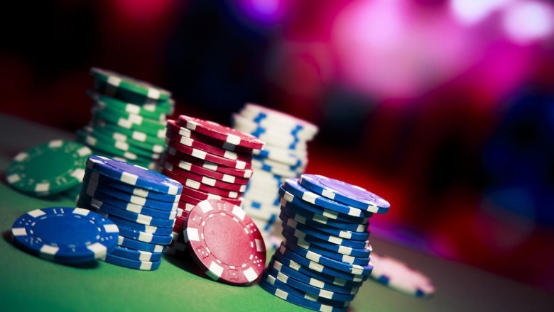 MANFAAT & KEUNTUNGAN BERMAIN JUDI SITUS BANDARQ ONLINE TERPOPULER DI ABAD INI