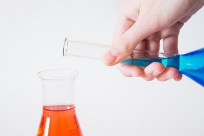 9 Chemical/Ingredients used in Skincare products