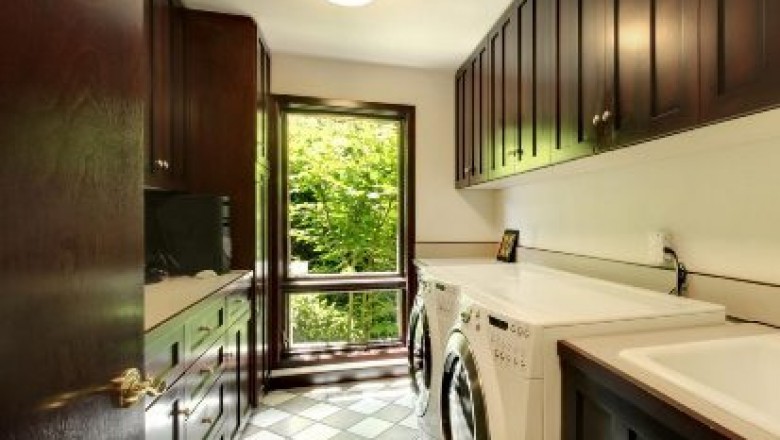 Cabinet Refinishing For an Updated Look
