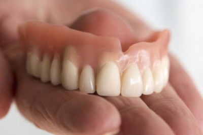 Dentures vs Implants: Choosing How To Replace Your Missing Teeth