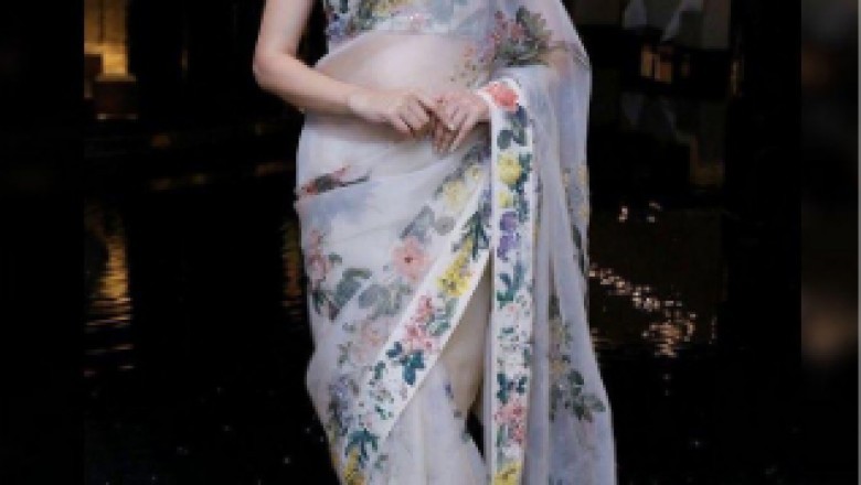 Buy Pragya Jaisawal Off White Floral Organza Saree -Un-Stitched Online from EthnicPlus