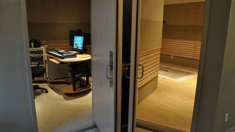ACOUSTIC DOORS