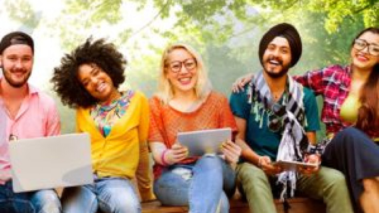 Enjoy With Family / Friends On Tourist Visa | Step Up Education