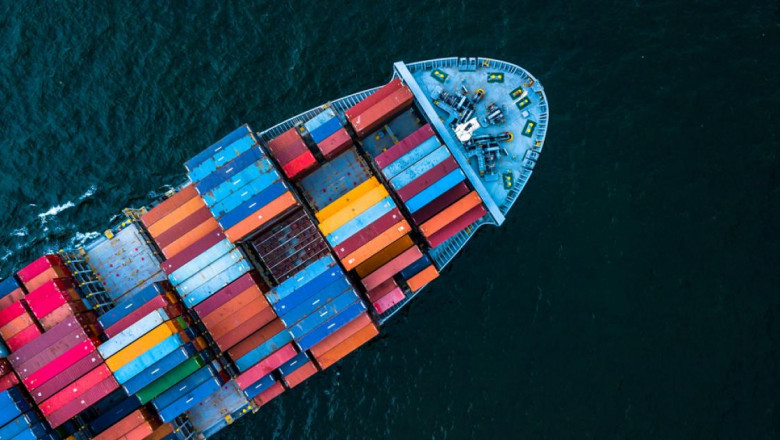 Blockchain Applications in Logistics