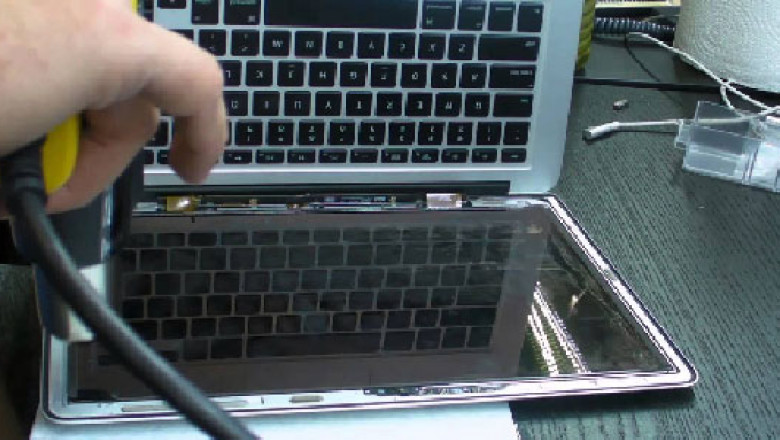 MacBook Screen Replacement In Delta - Guru Computers