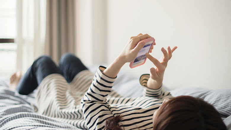 How is low dose naltrexone used in the treatment of herpes infection