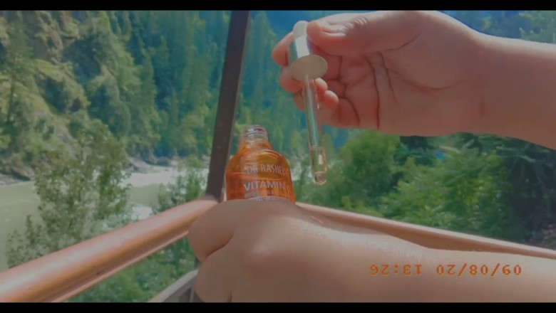 What's in My Traveling Bag Kit | Makeup Essentials for Travel and My Trip to Kashmir Pakistan