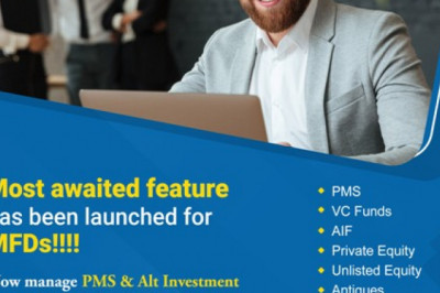 Which feature in Mutual Fund Software for Distributors provides Funds Status?