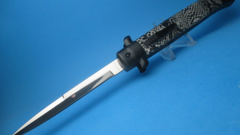 Switch blades