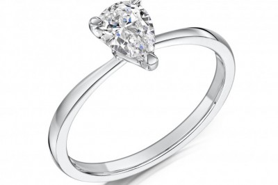Buy Engagement Rings to be in bond with your life partner