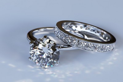 How to buy an engagement ring online