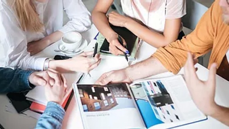 affärstolk och översättaren