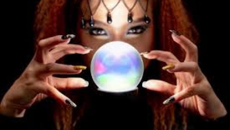 Lady Astrologer - Online lady vashikaran specialist