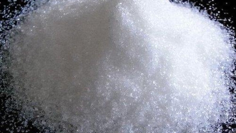 Succinic acid can be obtained in its simplest form in the form of juice or oil extracted from citrus fruits.