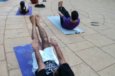 Yoga in the Garden, fresh morning air | Superyogis