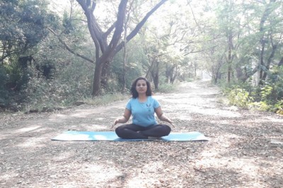 How to do Dandasana - staff yoga pose | Superyogis