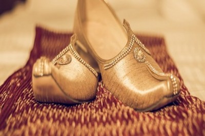 Global Footwear Market Size, Share, Trend & Forecast 2026