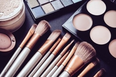 UAE Cosmetics Market to Surpass $ 3 Billion by 2025 | Size, Share, Trend & Analysis