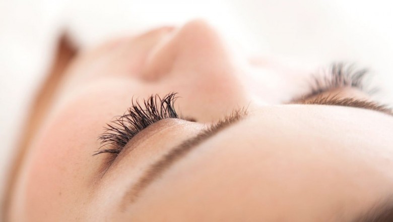 Should You Do Eyelash Extensions On Yourself?