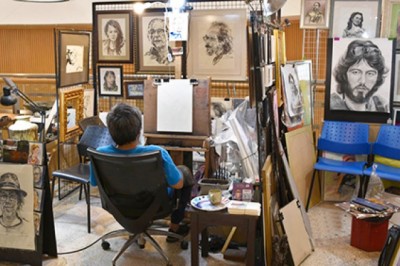 Get Stunning Portrait Paintings from a Trusted Website