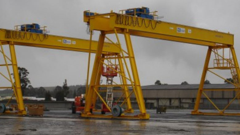 Worker Safety Requirements When Working with Overhead Cranes