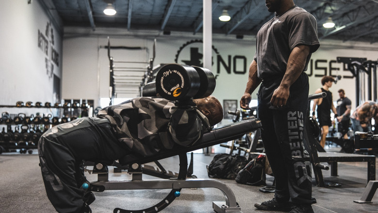 The 4 Benefits of a Gym Training Partner