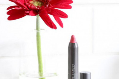 4 Natural Substitutes to Clean Up Your Beauty Routine