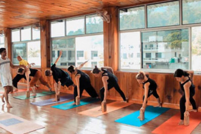 300 hour Yoga Teacher Training in Rishikesh