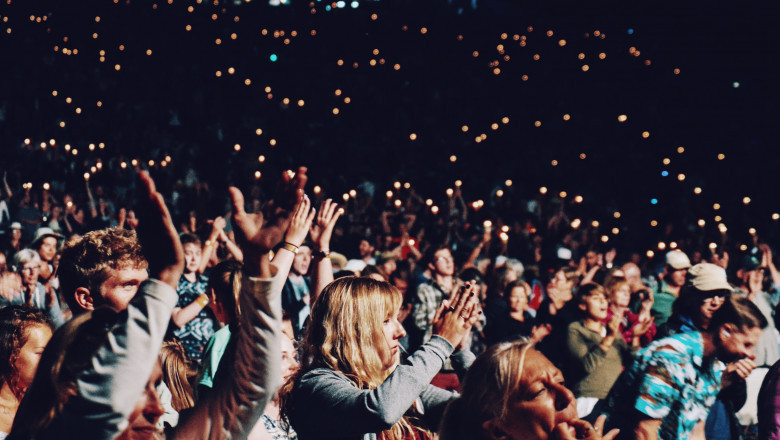Limousine Service for Concert - Book 2021 Best Limo Rental Service