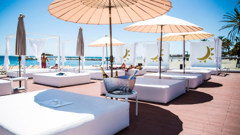 Plaza Beach Marbella - Bottle Service and VIP Table Booking