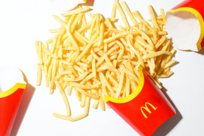 What time does McDonalds serve lunch?