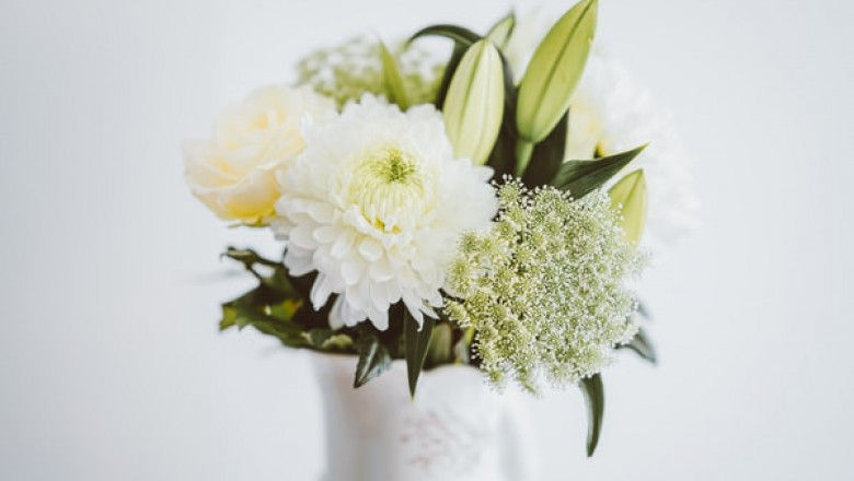What Are the Pros of Sola Wood Flower Bouquet?