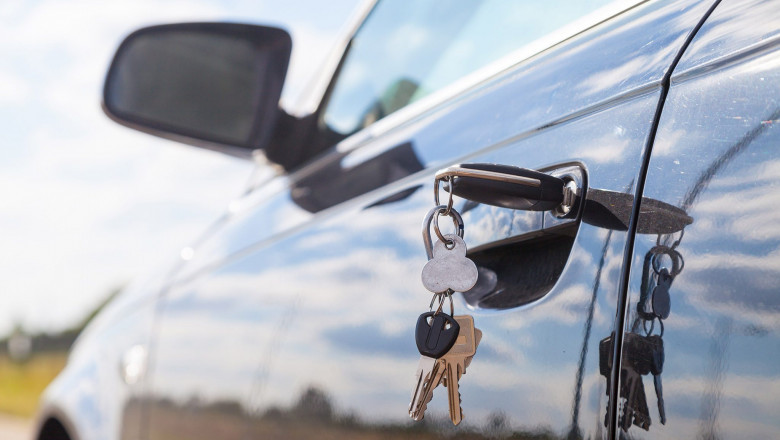Get Best Dealership Locksmith Services and Programming Smart Keys