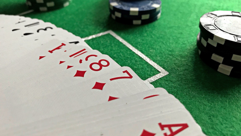 Enjoy monsoon by playing online rummy