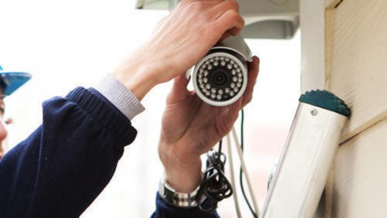 How can I Choose the Best Outdoor Wireless Security Camera in Dubai?